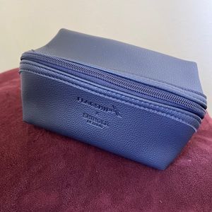 Shinola Detroit First Class Travel Amenity Kit. Blue. Unisex